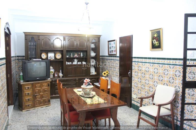 Foto 796001a3-e7b4-4fbd-b3ce-1407356c41b9. Casa  en venta en centro, 5 dormitorios. en Mairena del Alcor