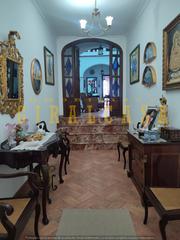 Maison à Carmona. Casa en venta en centro, 4 dormitorios.