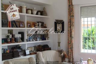 Chalet à Carmona. Chalet en venta en urbanizaciones  la cierva, 4 dormitorios.
