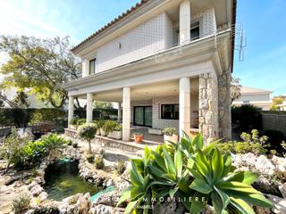 Casa  Carrer josep iglesias. Cerca de la playa