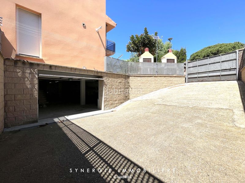 Foto 0932d3e1-b687-43f3-baea-bd27664467bf. Casa amb xemeneia calefacció aparcament piscina a Cambrils