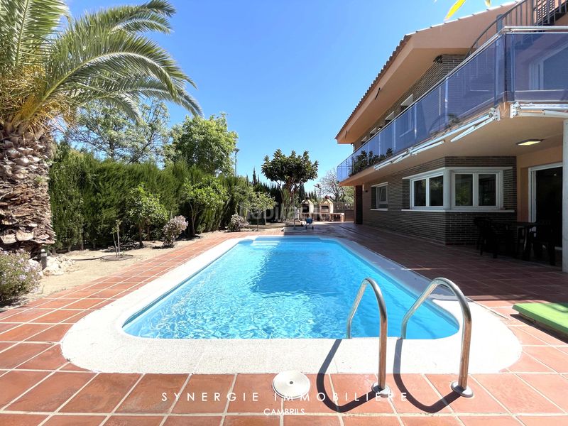 Foto 800df841-72bd-43f2-a353-52e23bd0f3f6. Casa amb xemeneia calefacció aparcament piscina a Cambrils