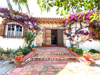 House  Carrer formentera. Individual, 2 plantas con piscina comunitaria