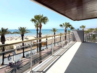 Apartament  Passeig de miramar. Con vistas al mar
