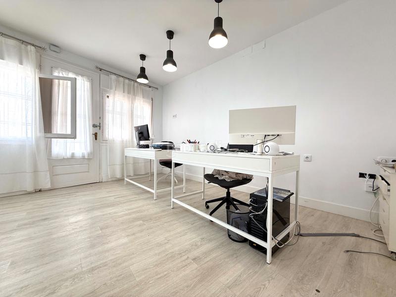 Foto 629accb7-df40-4ab6-b36f-81819ee5a1a3. Chalet con riscaldamento parcheggio in Passeig Marítim Miami Platja