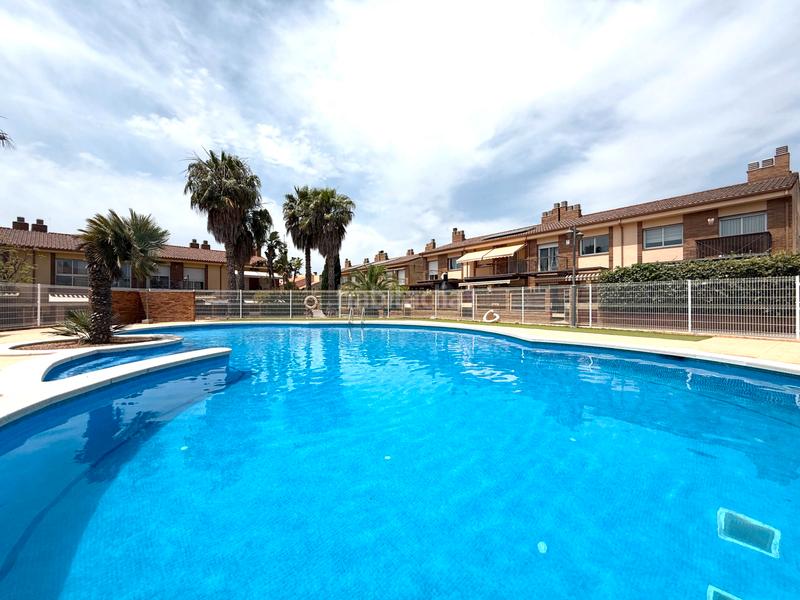 Foto 9bb120a6-04f9-4ec8-973b-d9a2c69d7c8c. Reihenhaus mit heizung parking pool in Els Ametllers Cambrils