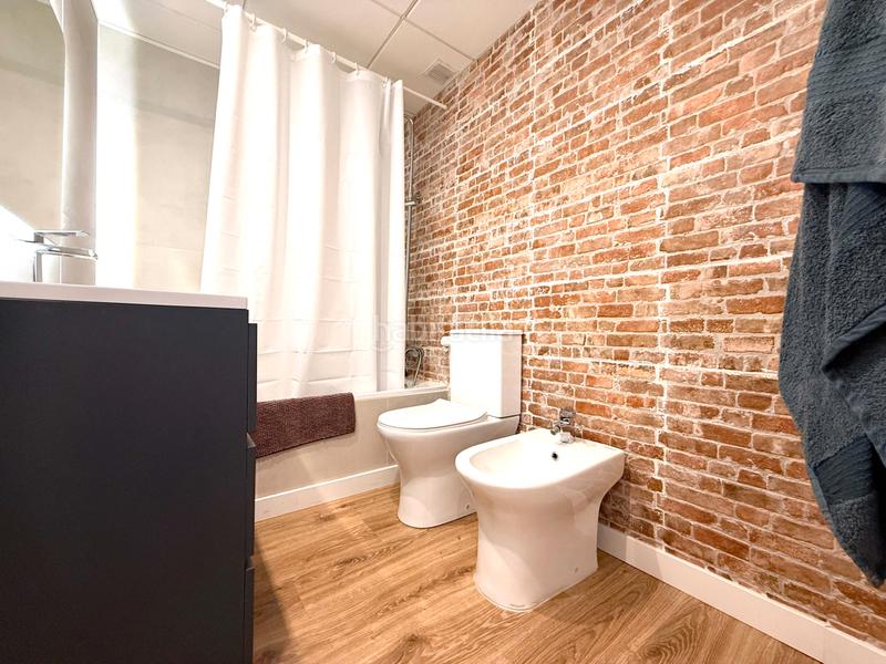 Foto 023089fa-51df-414a-8603-25e687e7855d. Casa adossada amb calefacció aparcament piscina a Reus