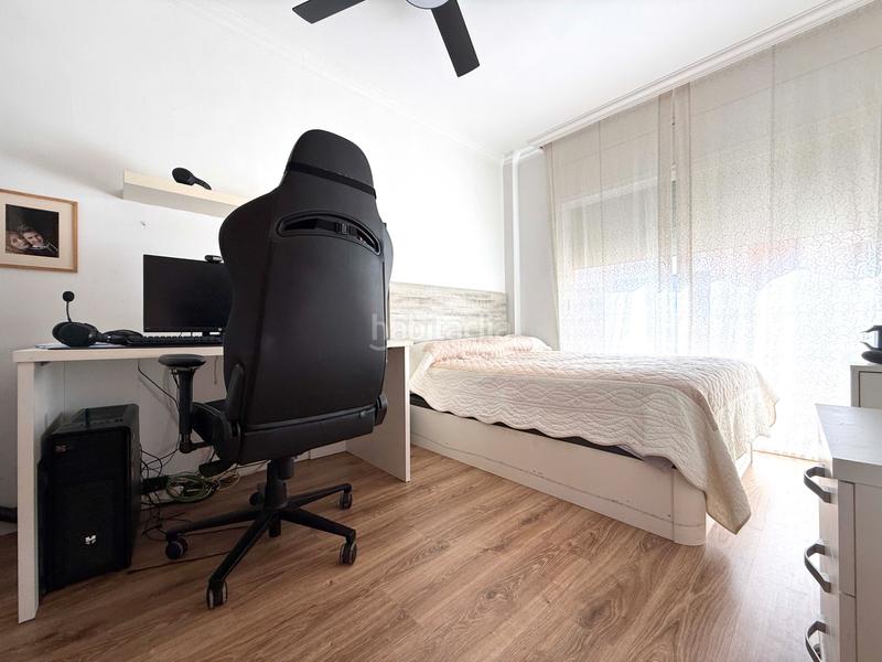 Foto 045e546f-7738-450c-bffd-dc70348577c3. Casa adossada amb calefacció aparcament piscina a Reus