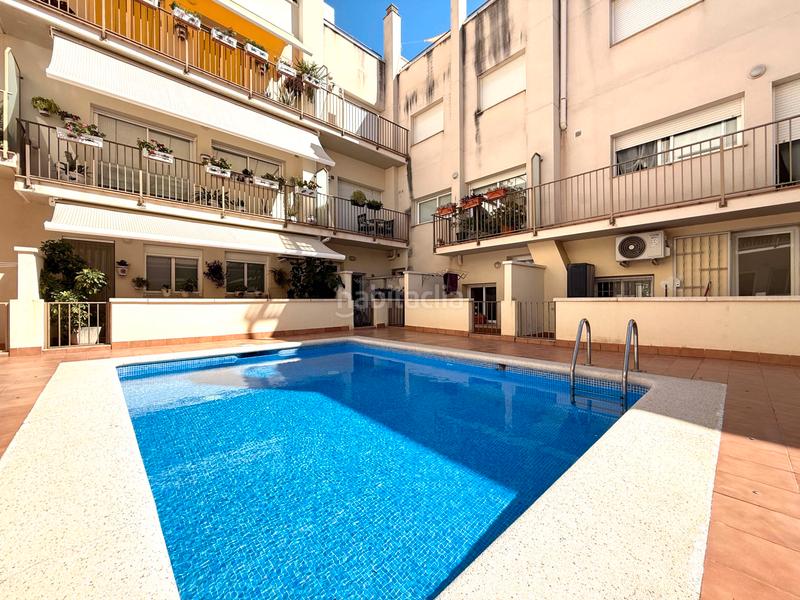 Foto 14880a36-3cc6-478f-8b01-10a58c770b1d. Casa adossada amb calefacció aparcament piscina a Reus