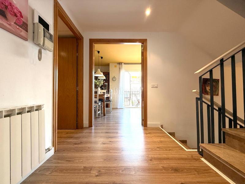 Foto 8a473fe5-5f15-4443-a627-b0944d698354. Casa adossada amb calefacció aparcament piscina a Reus