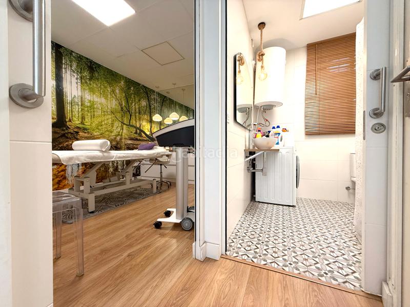 Foto 988f8bfe-a88b-4141-a700-4cca28f2d6f6. Casa adossada amb calefacció aparcament piscina a Reus