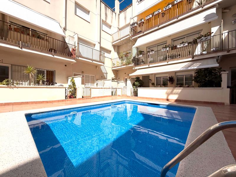 Foto ab442e6c-5a51-4625-a485-1ac07a28d7be. Casa adossada amb calefacció aparcament piscina a Reus