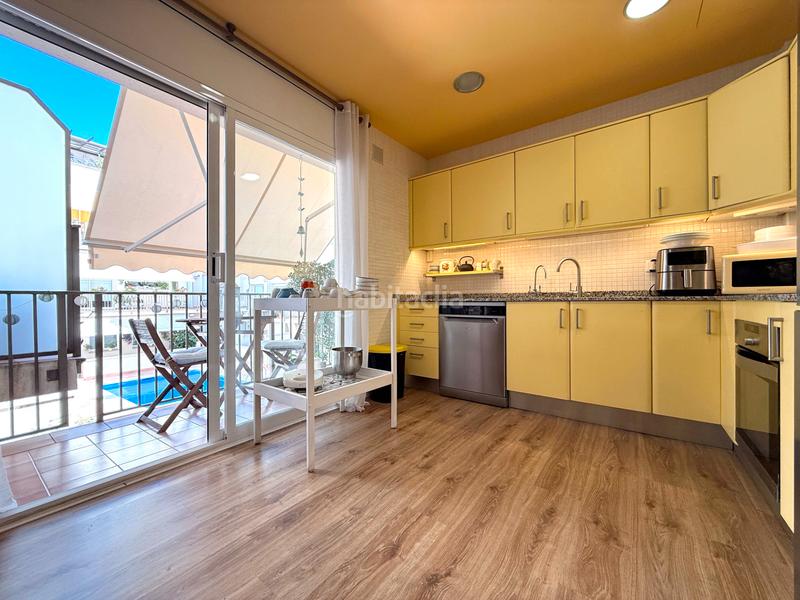 Foto b7809762-9894-40a6-9c3d-7c8c653d6c76. Casa adossada amb calefacció aparcament piscina a Reus