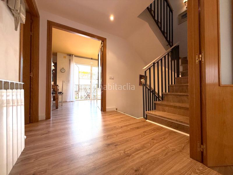 Foto bb9e5f21-9709-43ec-86e6-6eaa1b636825. Casa adossada amb calefacció aparcament piscina a Reus