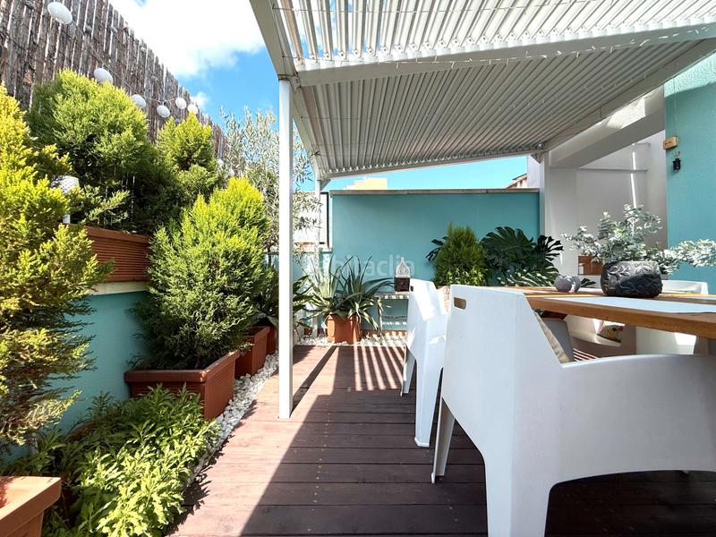 Foto e78988e9-ef7d-4047-b34d-2591239aac94. Casa adossada amb calefacció aparcament piscina a Reus