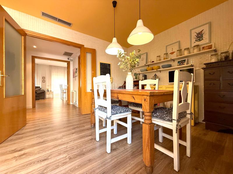 Foto eed93133-031f-441b-8dac-f86ce907773e. Casa adossada amb calefacció aparcament piscina a Reus