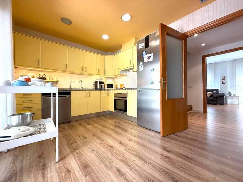 Foto f1744f37-5e31-417c-a19c-92774e7ca8f8. Casa adossada amb calefacció aparcament piscina a Reus