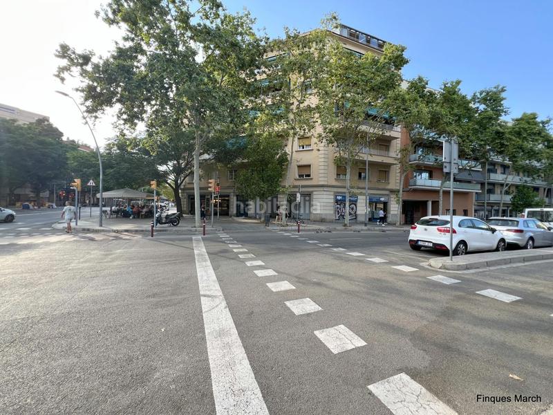 Foto c7e0591e-ca81-4a11-9675-aef33a3fdfe1. Alquiler local comercial local esquinero en felipe ii en Barcelona