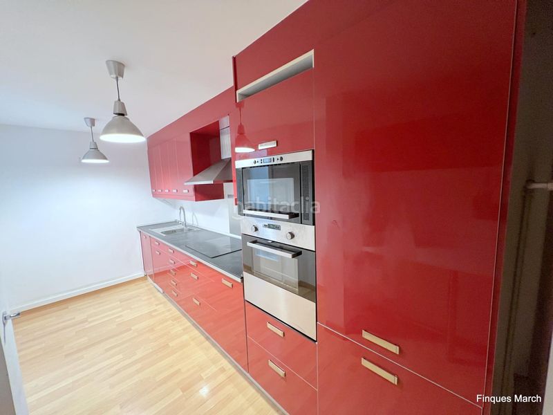 Foto a0fabab7-25b0-4c24-b019-8a4740fe3d4f. Àtic amb aparcament a Putget - Farró Barcelona