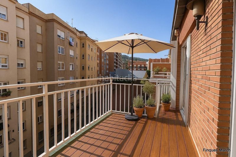 Foto cfb888e2-de31-4af0-b644-a5ec77e7d5b2. Àtic amb aparcament a Putget - Farró Barcelona