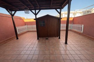 Casa adossada a Polinyà de Xúquer. Chalet adosado en venta en polinyá de xuquer