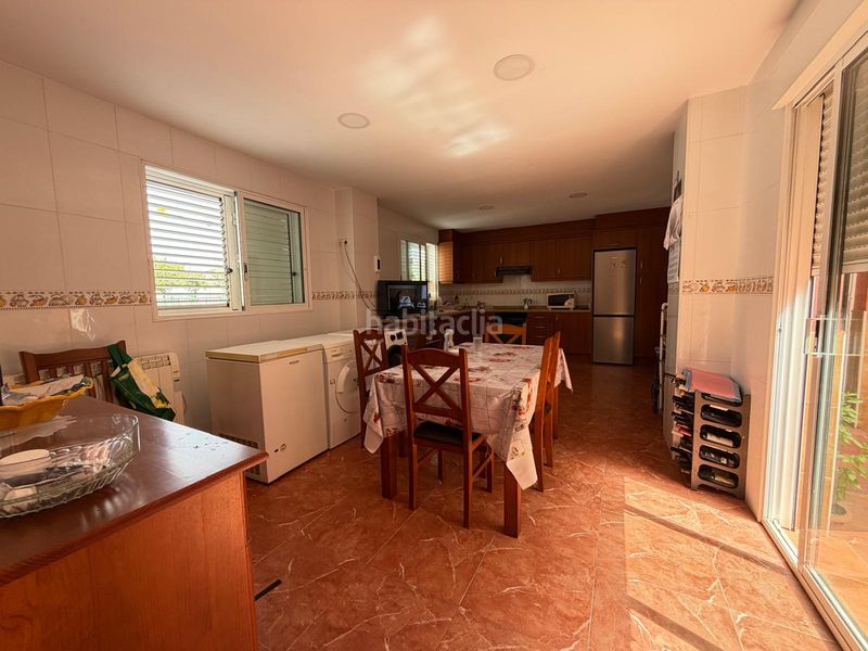 Foto 52843dd1-9344-4c2c-a4a7-ef3d819b5049. Casa aparellada amb aparcament a Polinyà de Xúquer
