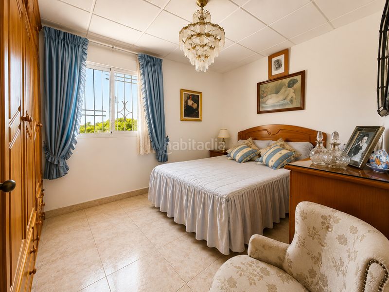 Foto da2ad20c-8952-4299-8802-5fdd9be1e3e9. Xalet amb xemeneia calefacció aparcament piscina a Cheste
