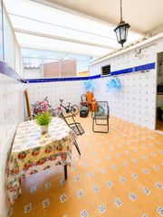 Pis a Silla. Piso con patio en silla