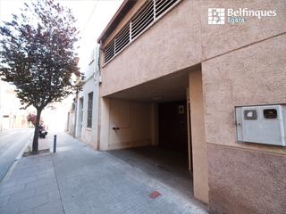 Car parking in Carrer de pau claris 34