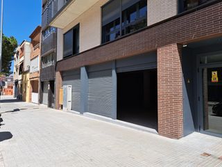 Business premise in Avinguda de l'abat marcet 292