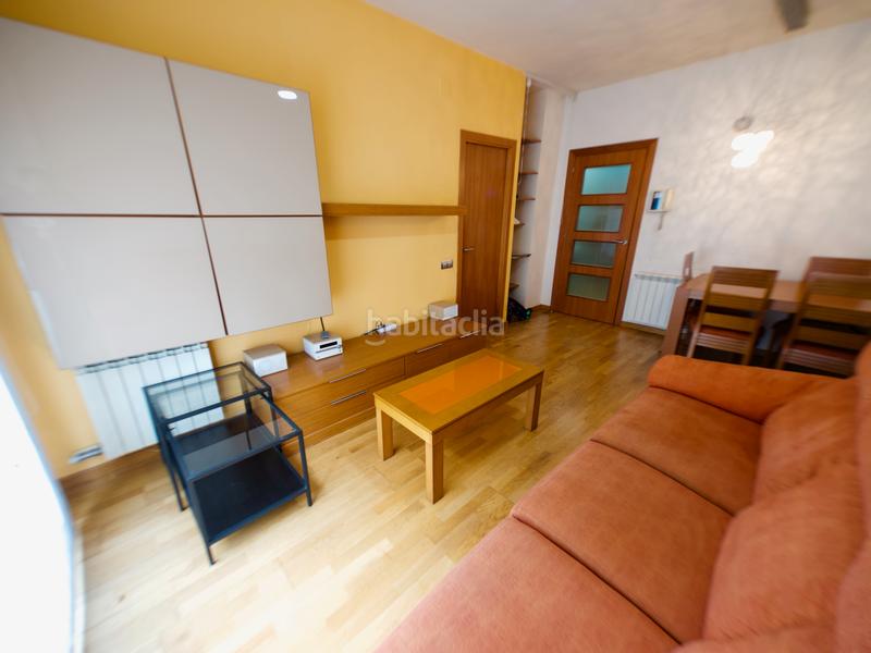 Foto d240fea5-e32e-4b71-b26c-e619e1a07751. Lloguer pis amb calefacció aparcament a Ca n'Aurell Terrassa