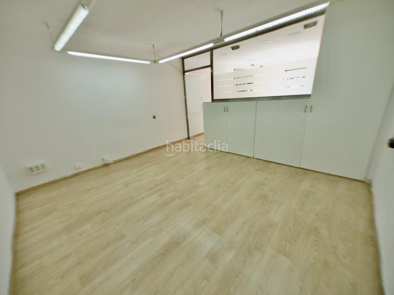 Foto d9c54324-ffc9-44ca-982a-6a14ef13013e. Lloguer local comercial a Ca n'Aurell Terrassa