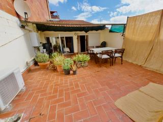 Maison à Ca n'Aurell. Casa con amplio garaje y tres viviendas -  zona ca'aurell