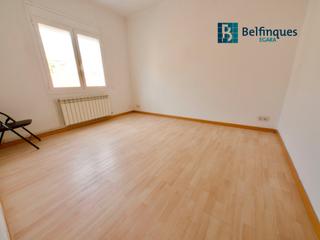Pis a Ca n'Aurell. Amplio piso en venta - zona ca'aurell