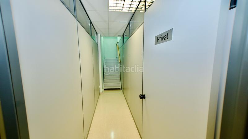 Foto 211b8dc0-5257-410c-96d5-da3f8d97b366. Alquiler local comercial centro medico - zona sant pere en Terrassa