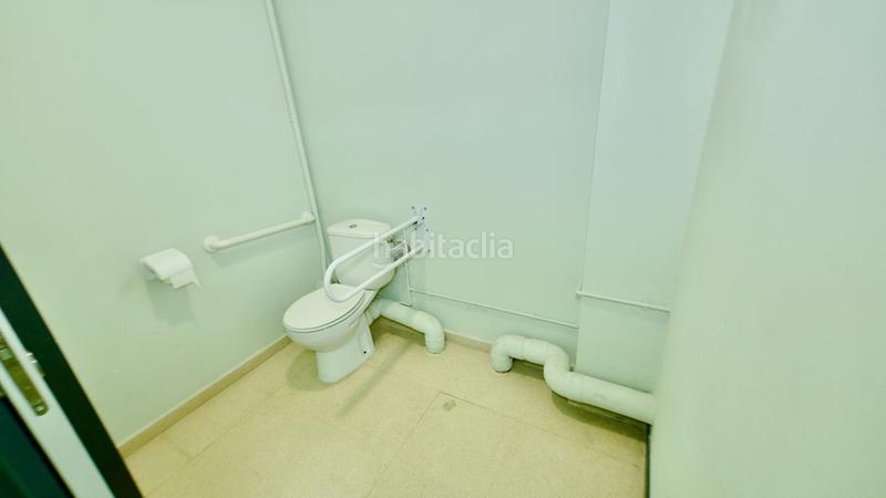 Foto 8288b2a0-0560-41ef-a3e9-fac2103d6b20. Alquiler local comercial centro medico - zona sant pere en Terrassa