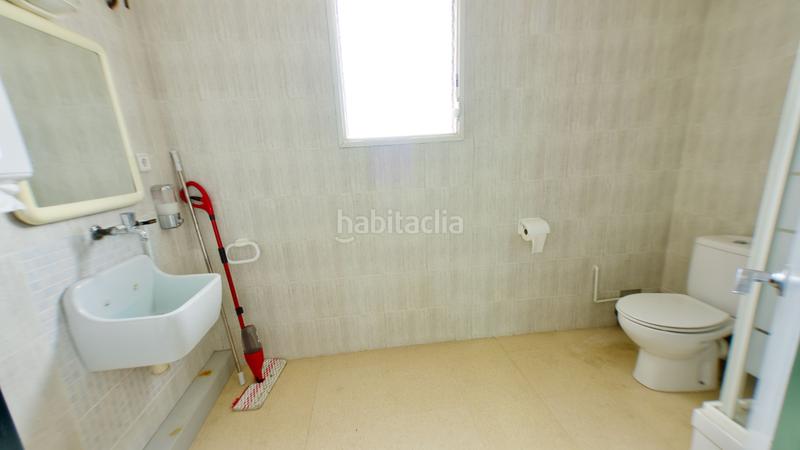 Foto e98730e2-17b7-4077-b96e-7de48934ae70. Alquiler local comercial centro medico - zona sant pere en Terrassa