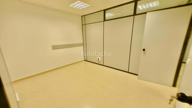 Foto 89696623-d0c3-41ff-94f3-eca50ddb2b8c. Rent business premise with heating in San Pere Terrassa