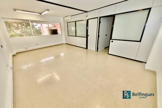 Oficina a Vallparads - Antic Poble de Sant Pere. Oficina en venda area prestigiosa - zona jacquard