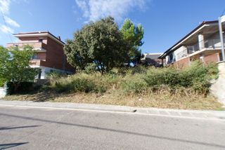 Terreny residencial a Castellgal�. Solar molt vent situat - zona mas planoi castellgali