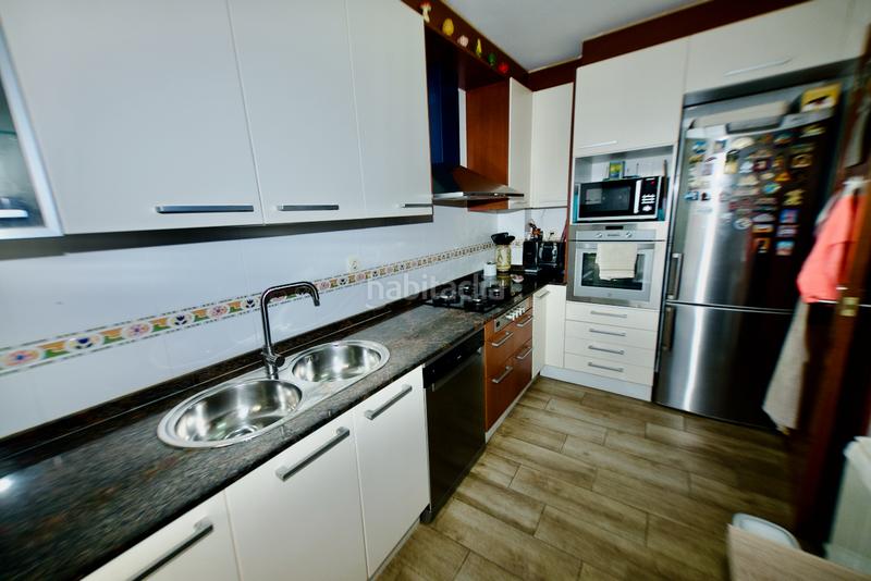 Foto bc7bd046-fe7d-4b02-96e6-b2c7143d1c5d. Ground floor with heating in Plaça Catalunya - Escola Industrial Terrassa