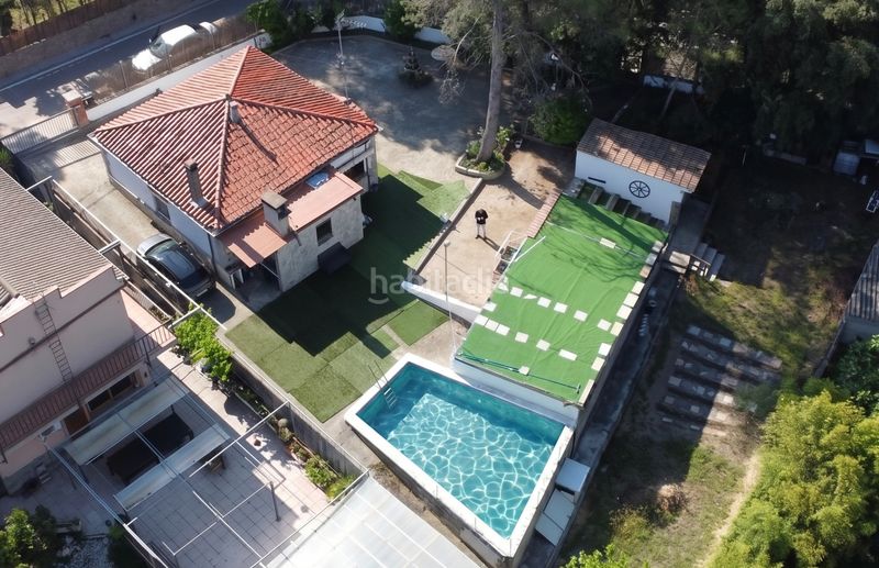 Foto 20d8f8b4-704a-482a-874b-7a153da7abf8. Xalet amb xemeneia aparcament piscina a Vacarisses