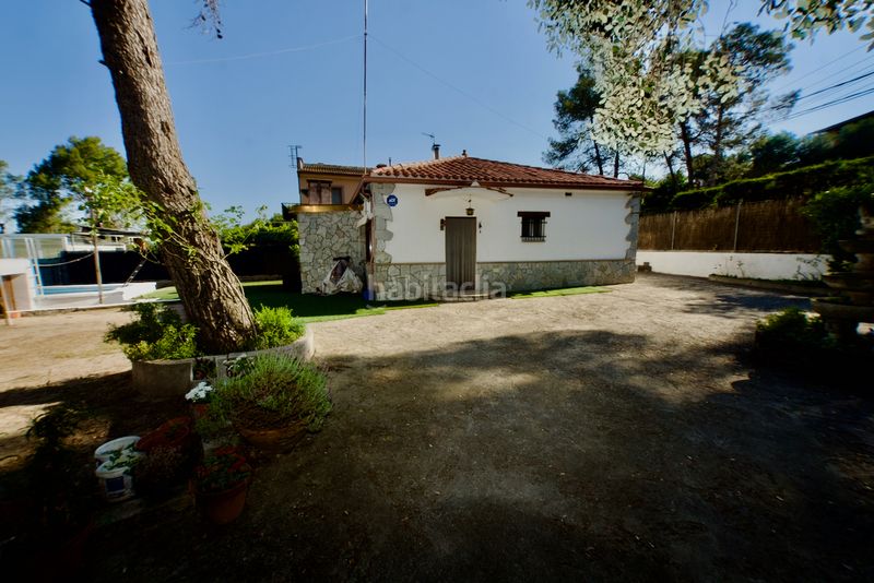 Foto 31857555-512b-4e11-904d-942862dc93e2. Xalet amb xemeneia aparcament piscina a Vacarisses