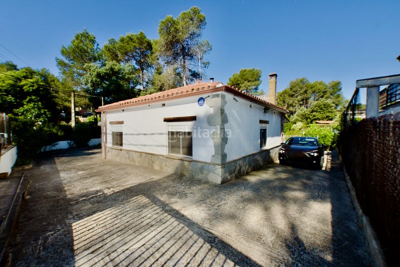 Foto ba542c4f-0c5f-49c7-a8d8-fb6ef2593370. Xalet amb xemeneia aparcament piscina a Vacarisses