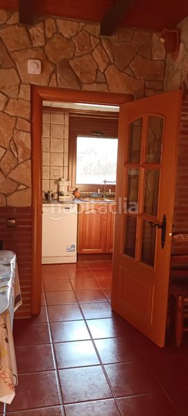 Foto eea8e417-3372-4c60-818d-f826d93a1831. Xalet amb xemeneia aparcament piscina a Vacarisses