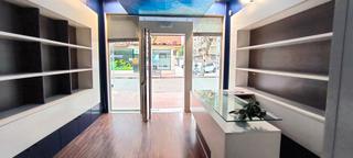 Local Comercial  Avenida viñuela. Local comercial en avenida viñuela ideal para montar tu negocio