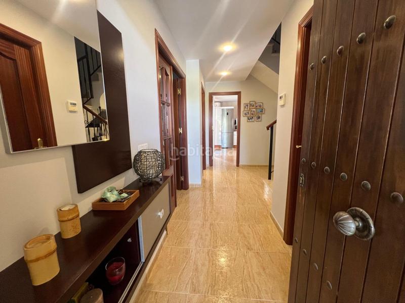 Foto 7ca51abc-749d-4b1b-a12a-79ee4d024140. Xalet amb calefacció aparcament a Victoria (La)