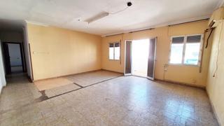 Piso  Calle de los cinco caballeros 12. Vivienda en levante con ascensor, trastero  y tres dormitorios p