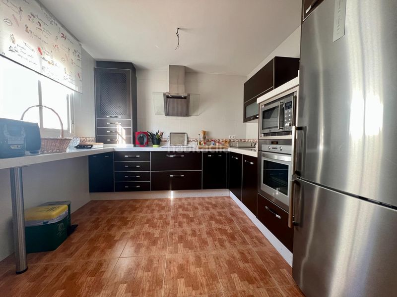 Foto bdf301ae-edc1-4fb3-a05e-22a0d89eab95. Casa adossada amb calefacció aparcament a Carlota (La)