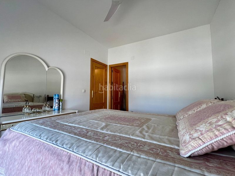 Foto ded8517c-cf8f-4cf0-9d52-ac8b72e2ec2d. Casa adossada amb calefacció aparcament a Carlota (La)